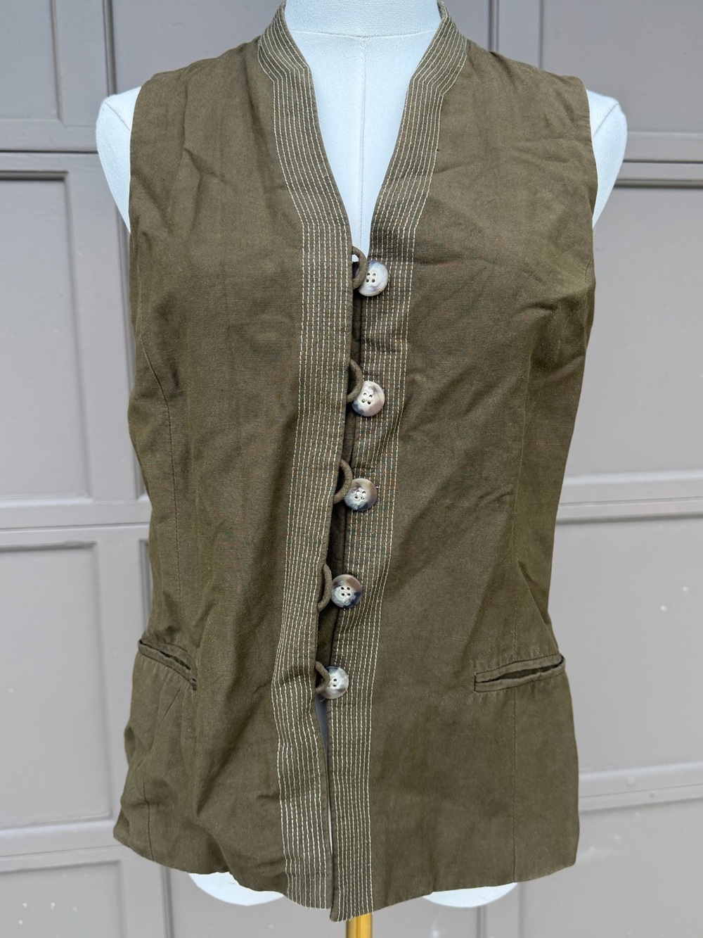 Vintage linen blend Ann Taylor Olive Green Button-Front Vest